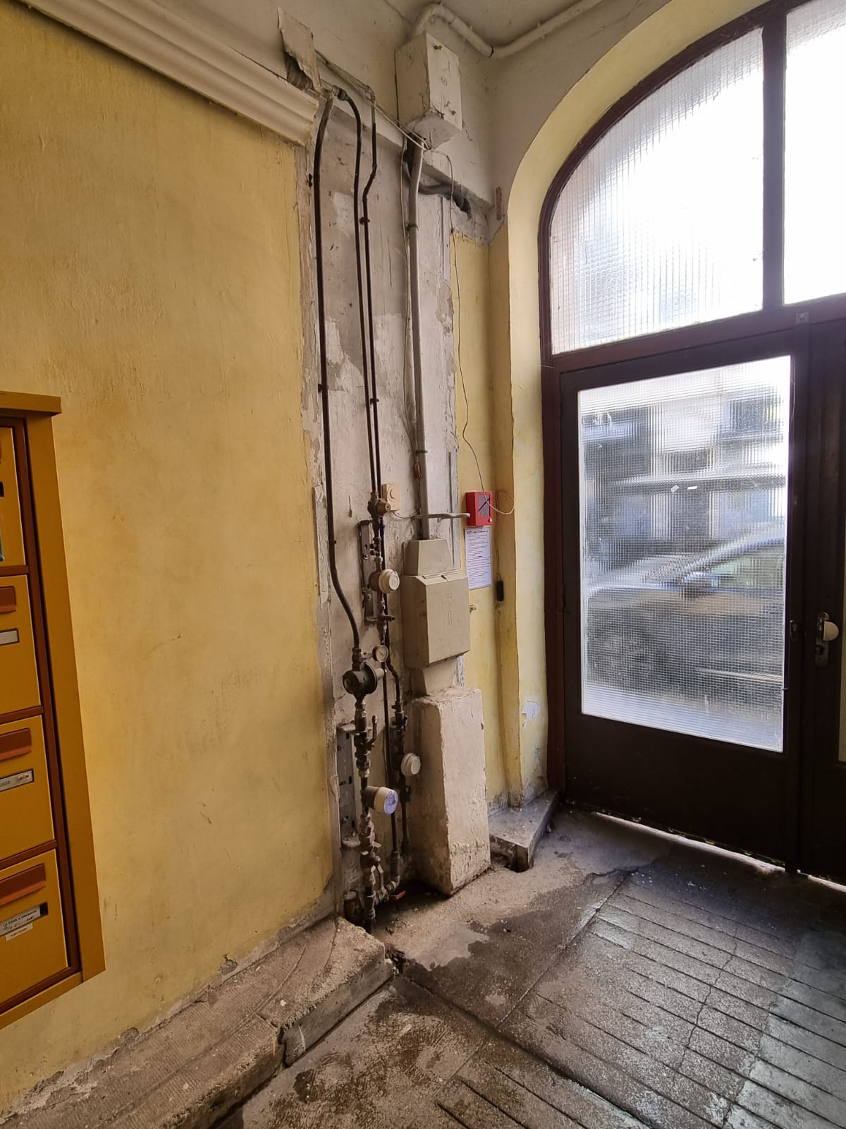 Hall d'entrée avant pose coffre menuiserie Nice – AG RENOV NISSA